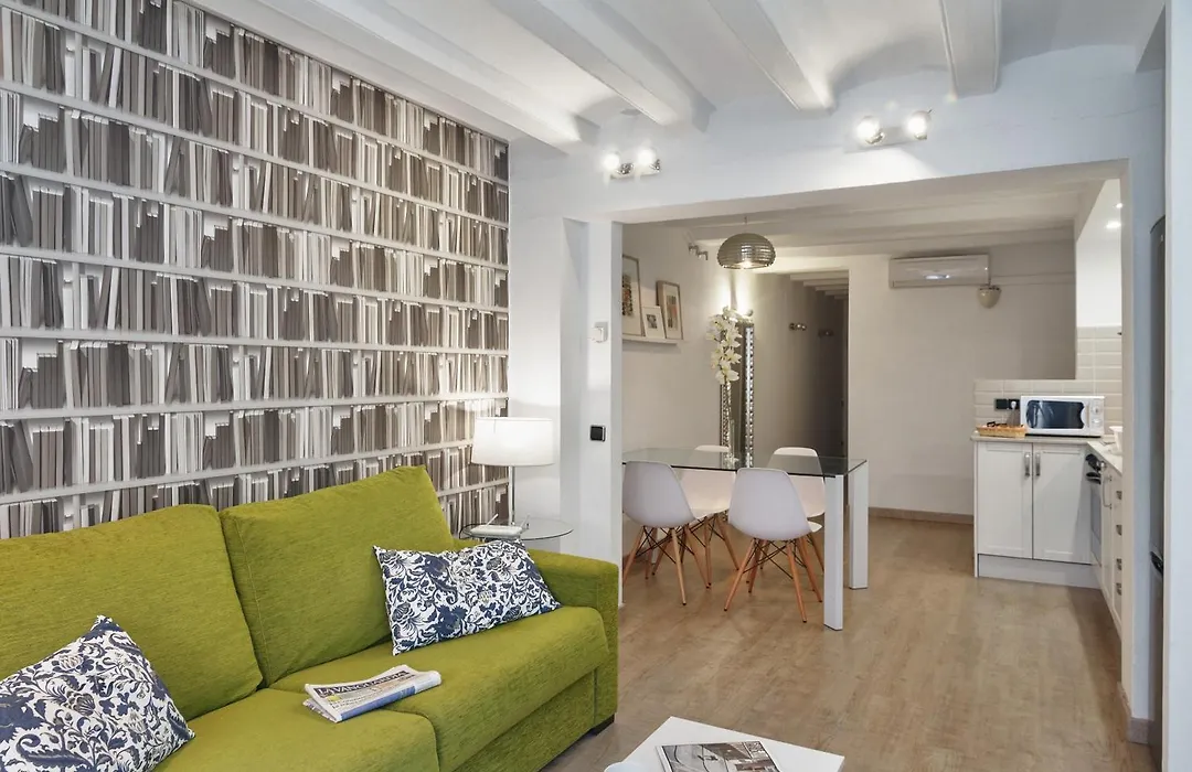 Feelathome Center Apartments-1